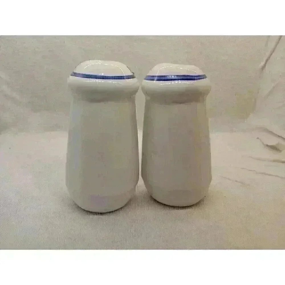 Vtg Louisiana Bayou Salt and pepper shakers Souvenir Collectable Kitchen Decor